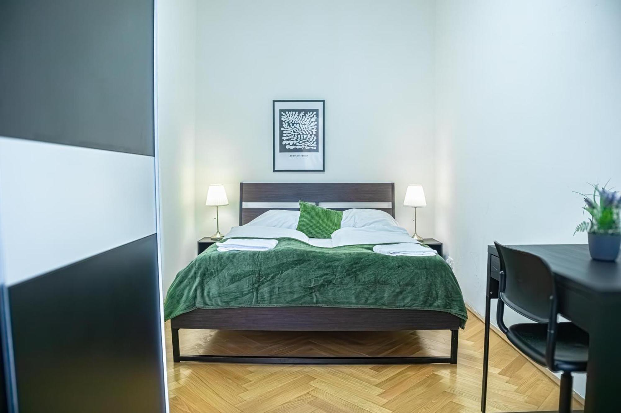 Comfortable 2Br Apt.-Near Wiener Stadthalle Exterior photo